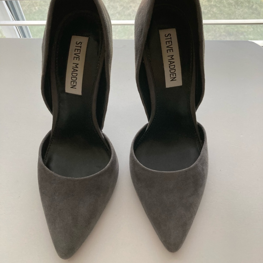 Steve Madden Varcityy Grey Suede Pumps
